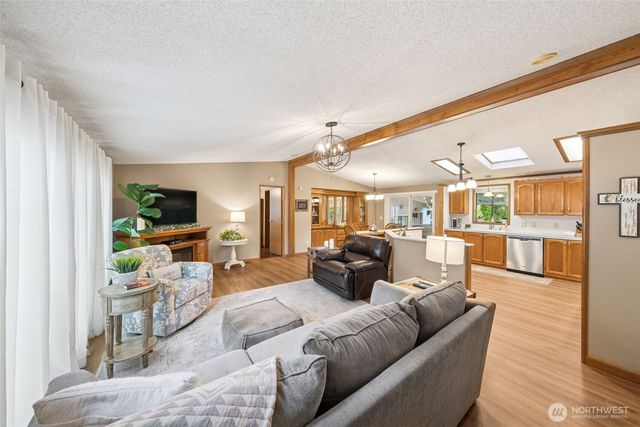 2350 Rincon Avenue, Enumclaw, WA 98022