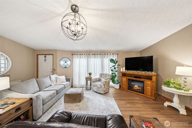 2350 Rincon Avenue, Enumclaw, WA 98022