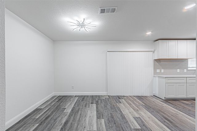 2976 Mark Twain Drive, Farmers Branch, TX 75234