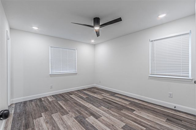 2976 Mark Twain Drive, Farmers Branch, TX 75234