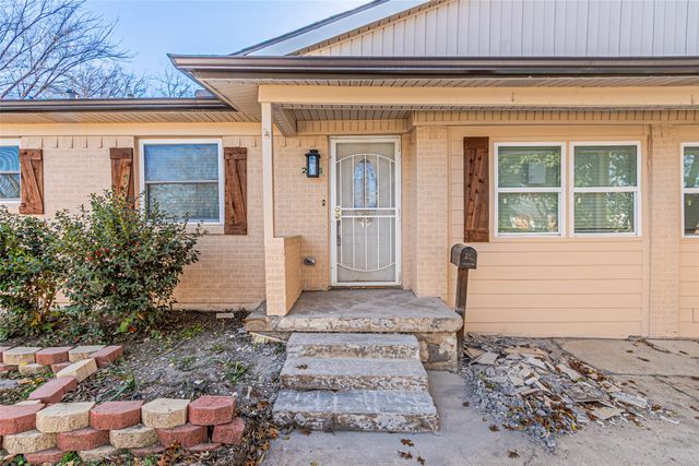 2976 Mark Twain Drive, Farmers Branch, TX 75234