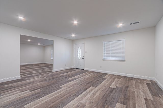 2976 Mark Twain Drive, Farmers Branch, TX 75234