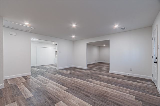 2976 Mark Twain Drive, Farmers Branch, TX 75234