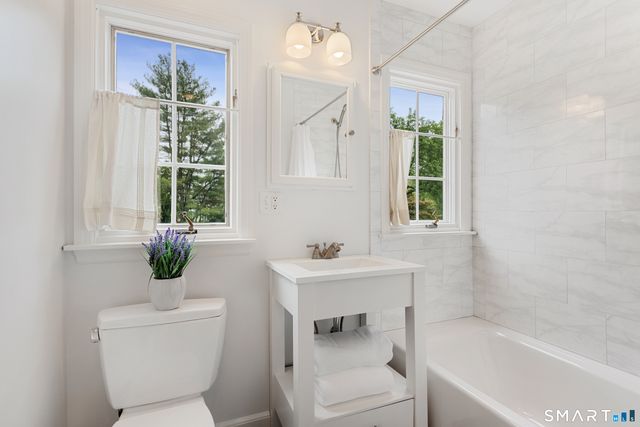 176 Carter Street, New Canaan, CT 06840