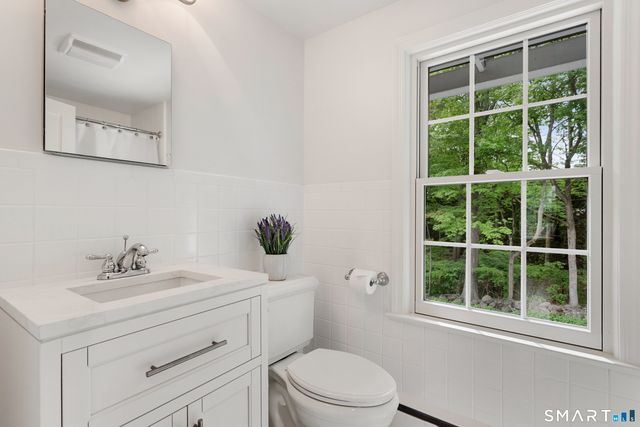 176 Carter Street, New Canaan, CT 06840