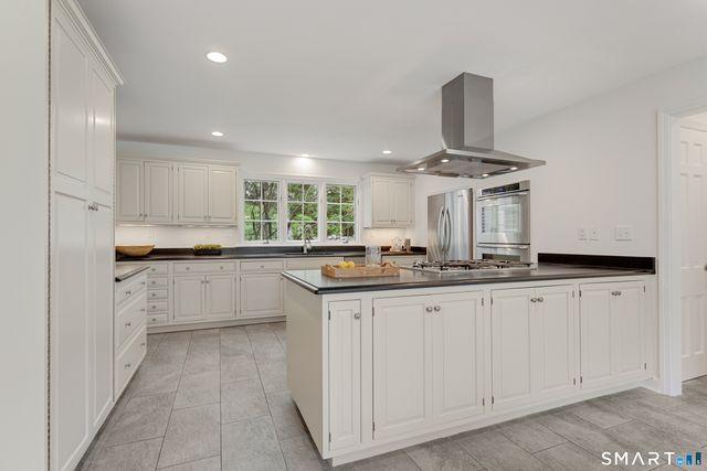 176 Carter Street, New Canaan, CT 06840