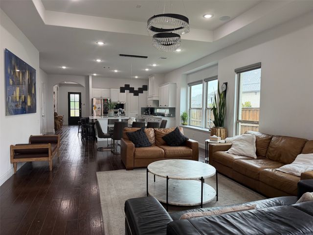 12513 Royal Oaks Lane, Farmers Branch, TX 75234