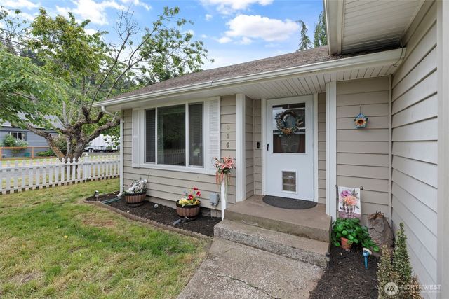 316 E Plum Street, Centralia, WA 98531