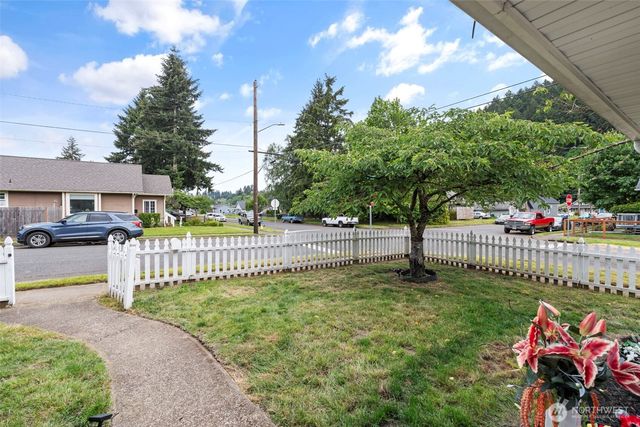 316 E Plum Street, Centralia, WA 98531
