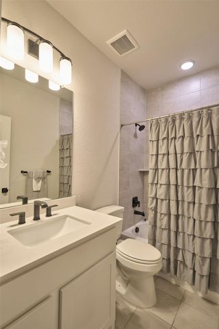 10090 S Goshawk Trail, Conroe, TX 77385