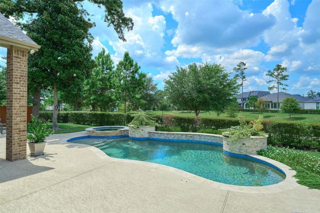 10090 S Goshawk Trail, Conroe, TX 77385