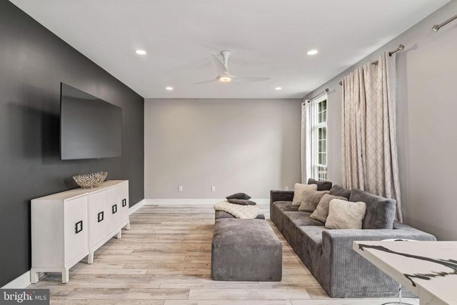 6 WESTBURY CT, Bordentown, NJ 08505