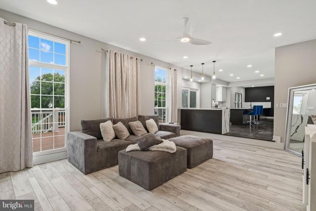 6 WESTBURY CT, Bordentown, NJ 08505