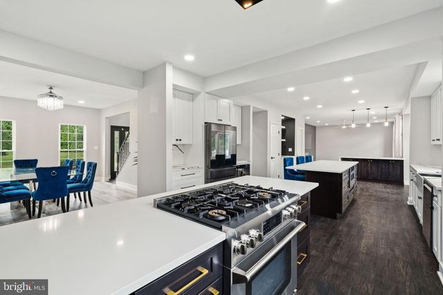 6 WESTBURY CT, Bordentown, NJ 08505