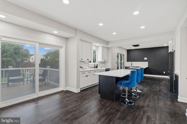 6 WESTBURY CT, Bordentown, NJ 08505