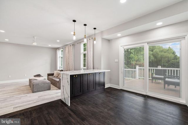 6 WESTBURY CT, Bordentown, NJ 08505