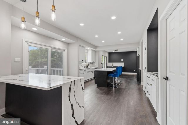 6 WESTBURY CT, Bordentown, NJ 08505
