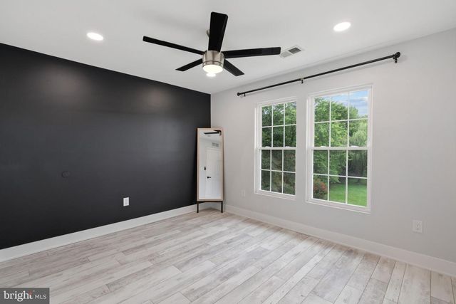 6 WESTBURY CT, Bordentown, NJ 08505
