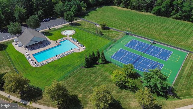 6 WESTBURY CT, Bordentown, NJ 08505