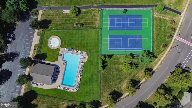 6 WESTBURY CT, Bordentown, NJ 08505