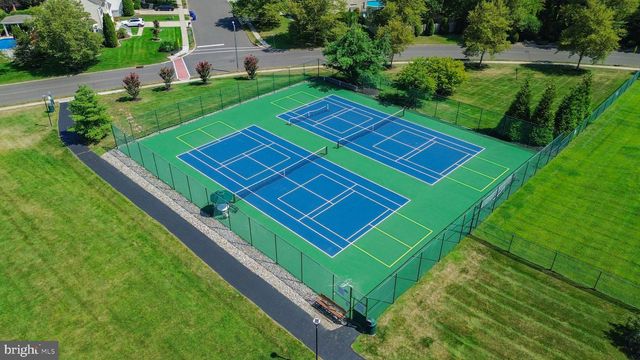 6 WESTBURY CT, Bordentown, NJ 08505
