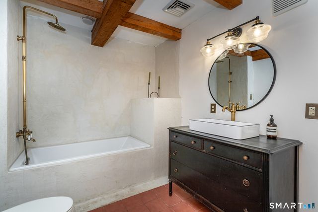 24 Hickory Lane, Roxbury, CT 06783