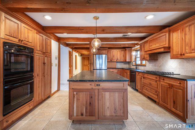 24 Hickory Lane, Roxbury, CT 06783