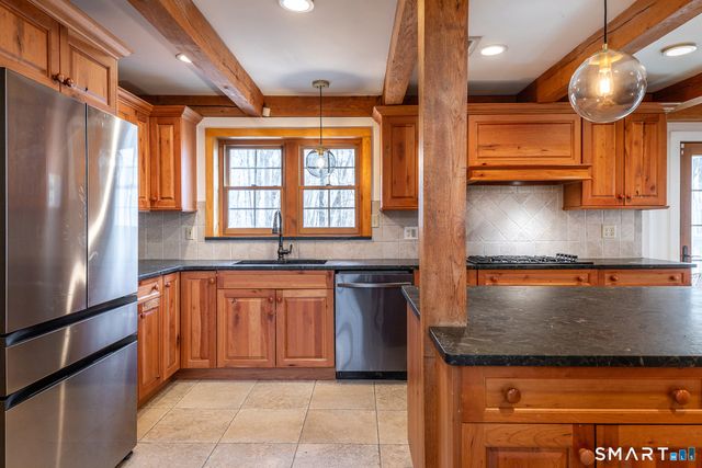 24 Hickory Lane, Roxbury, CT 06783