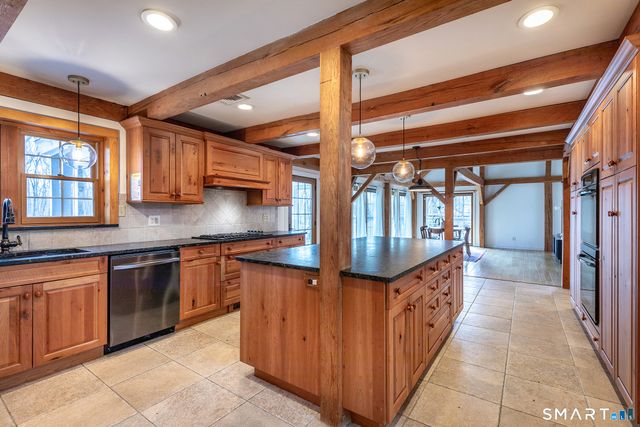 24 Hickory Lane, Roxbury, CT 06783