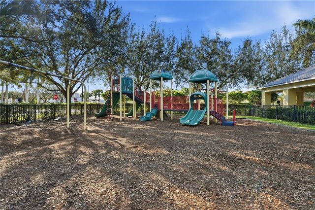 2767 Citrus ST, Naples, FL 34120