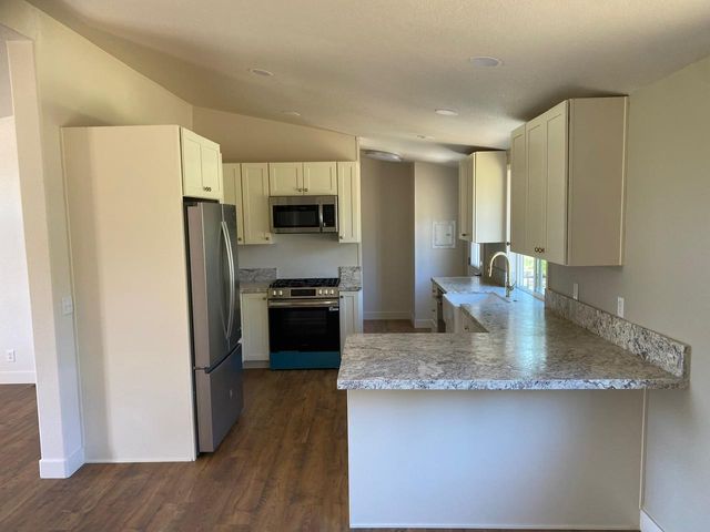 10326 Bar Hill Rd, Penn Valley, CA 95946