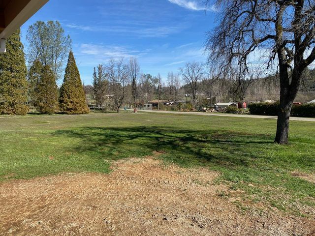 10326 Bar Hill Rd, Penn Valley, CA 95946