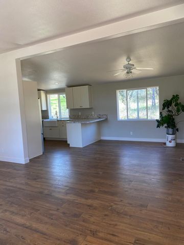 10326 Bar Hill Rd, Penn Valley, CA 95946