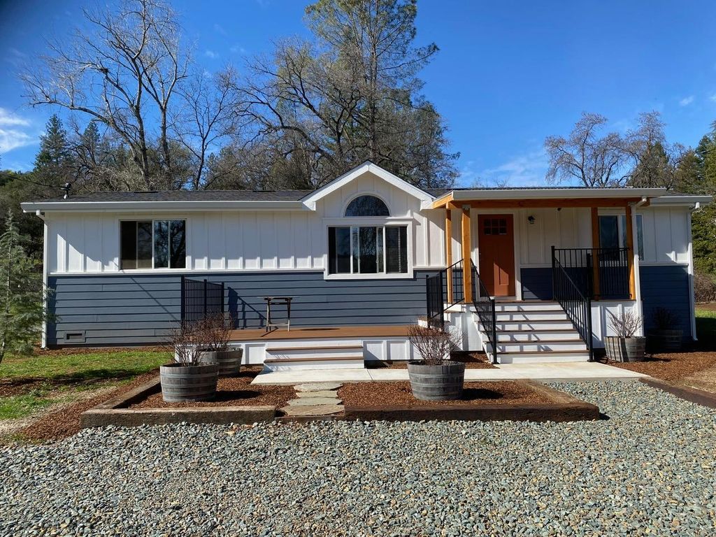 10326 Bar Hill Rd, Penn Valley, CA 95946