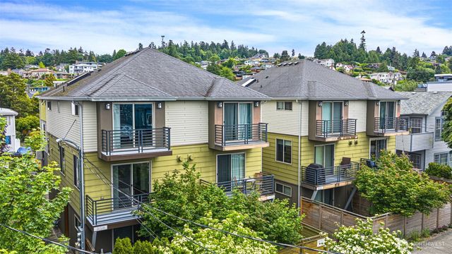 3028 61st Avenue SW, Seattle, WA 98116
