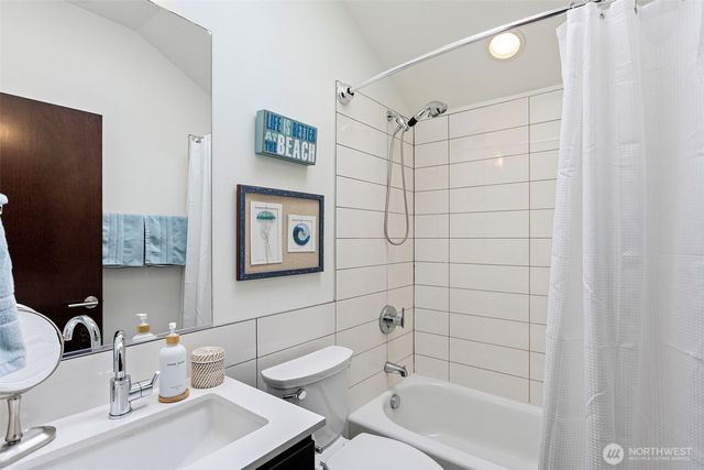 3028 61st Avenue SW, Seattle, WA 98116