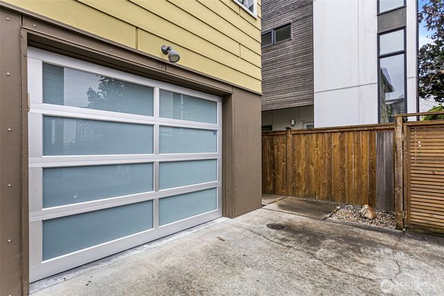 3028 61st Avenue SW, Seattle, WA 98116