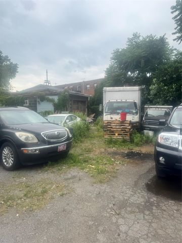 670 E 98th Street, Brooklyn, NY 11236