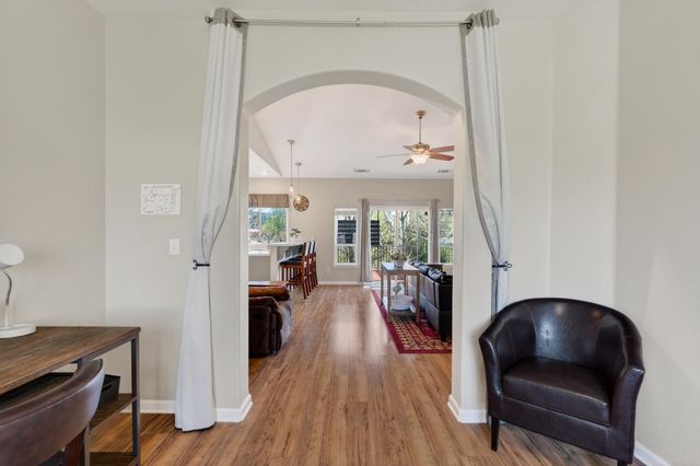 1050 Hillsdale Court, Redding, CA 96003