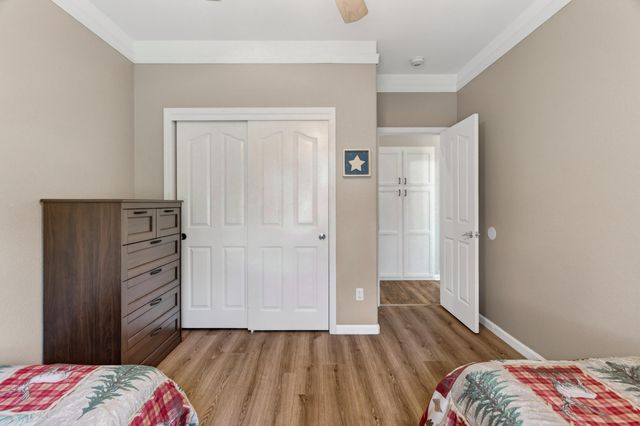 1050 Hillsdale Court, Redding, CA 96003