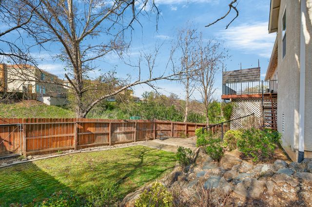 1050 Hillsdale Court, Redding, CA 96003