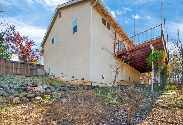 1050 Hillsdale Court, Redding, CA 96003