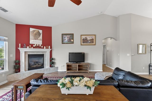 1050 Hillsdale Court, Redding, CA 96003