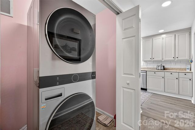 1665 Sherwood Court, Sherrills Ford, NC 28673