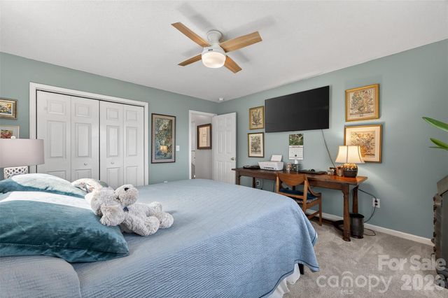 1665 Sherwood Court, Sherrills Ford, NC 28673