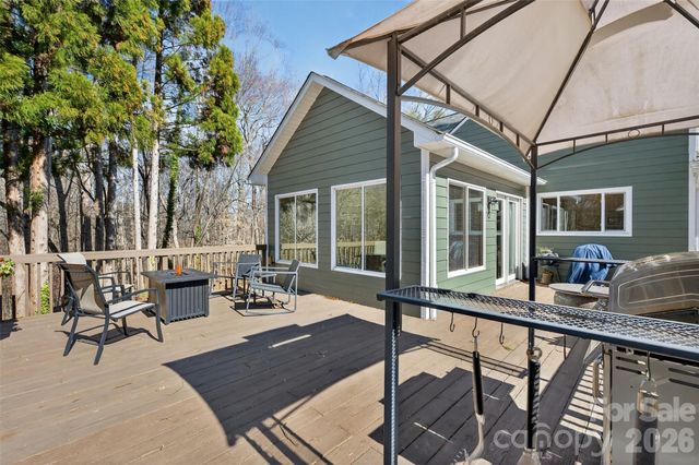 1665 Sherwood Court, Sherrills Ford, NC 28673