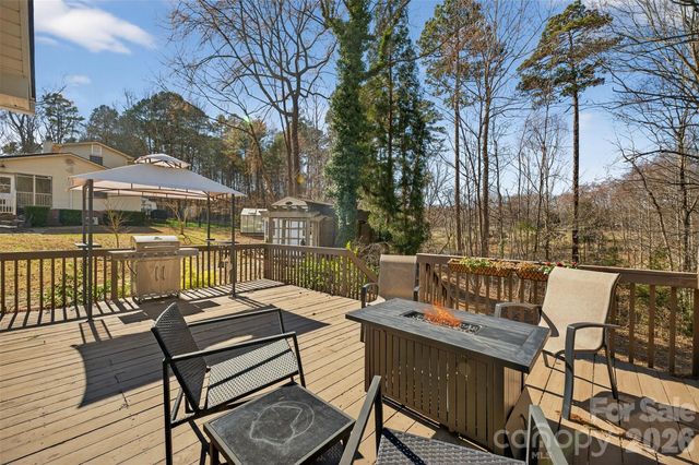 1665 Sherwood Court, Sherrills Ford, NC 28673