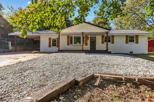 2054 Shelby Dr, Clarksville, TN 37043