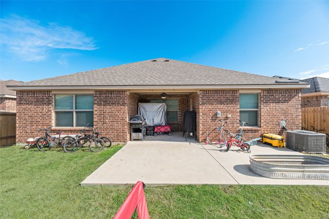 921 First Street, Sanger, TX 76266