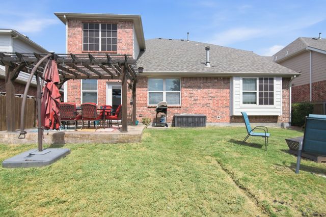 9845 Stripling Drive, Fort Worth, TX 76244